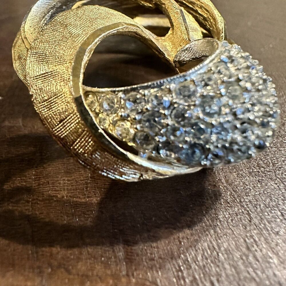 BSK Signed Estate Brooch Pin - Picture 5 of 12